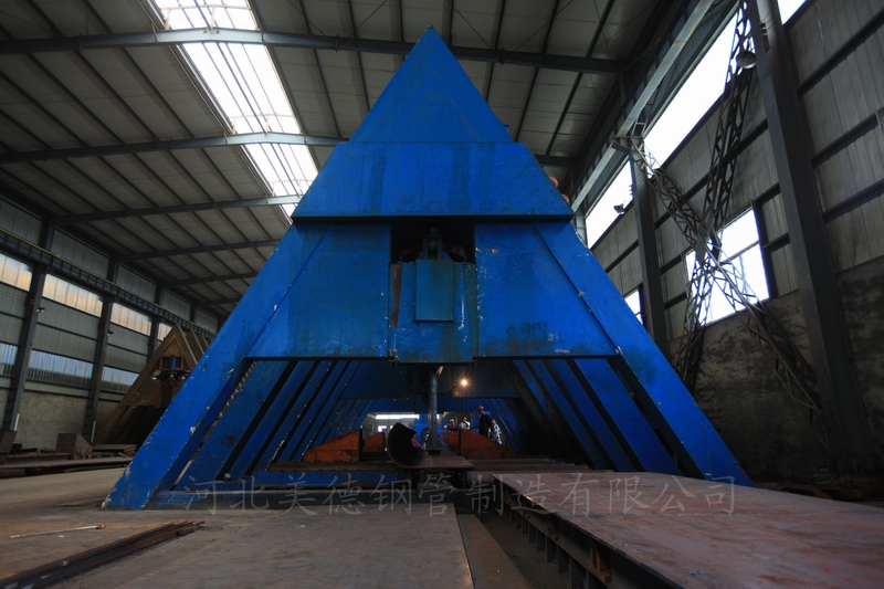 成形機(jī)-雙面埋弧焊鋼管生產(chǎn)設(shè)備